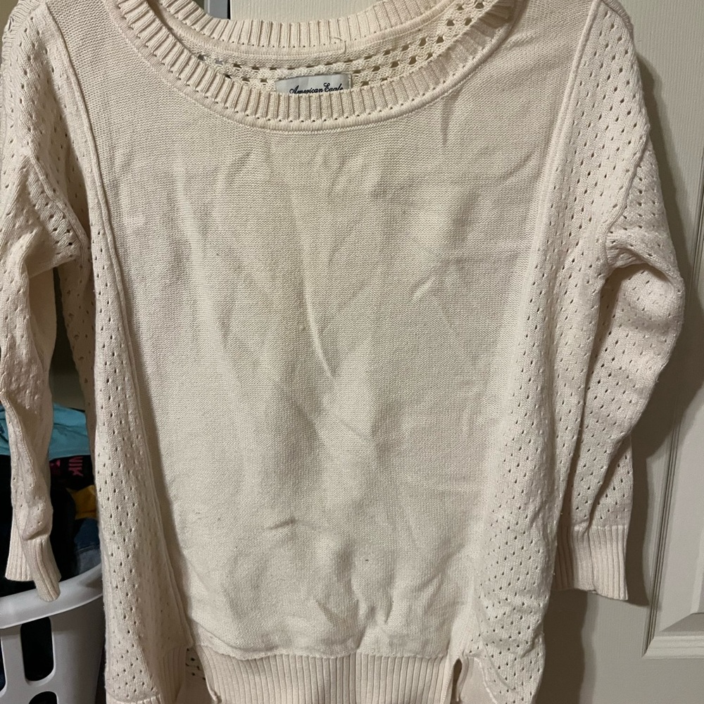 american eagle sweater! good condition just wrinkly!